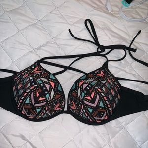 Patterned bikini top